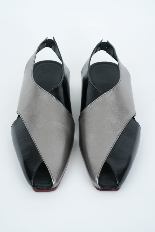 CLASSIC METALLIC SILVER  AND BLACK CRISS-CROSS  STRAP VELCRO SANDAL