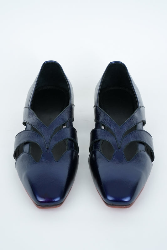 CLASSIC NAVY BLUE CUT JUTTI
