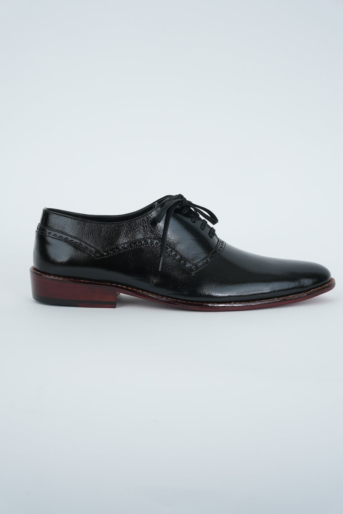 ASH BROWN LACED WHOLECUT  SHOES WITH A SQUARE  POINTED TOE  AND STACKED HEEL.