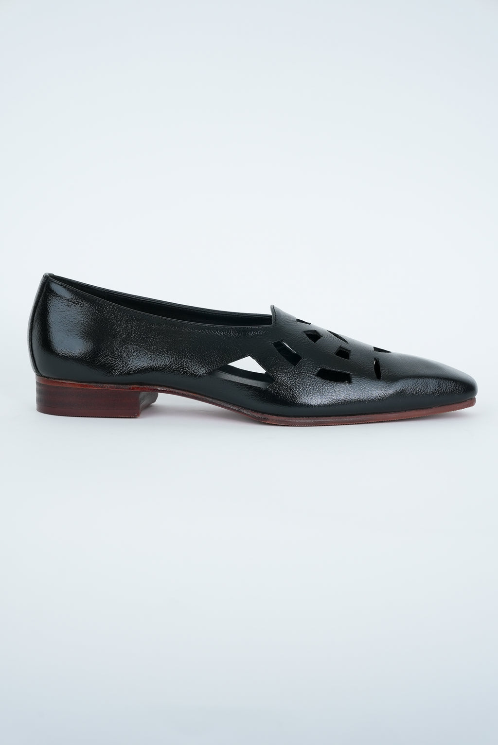 CLASSIC BLACK WITH SQUARE  POINTED TOE CUT JUTTI