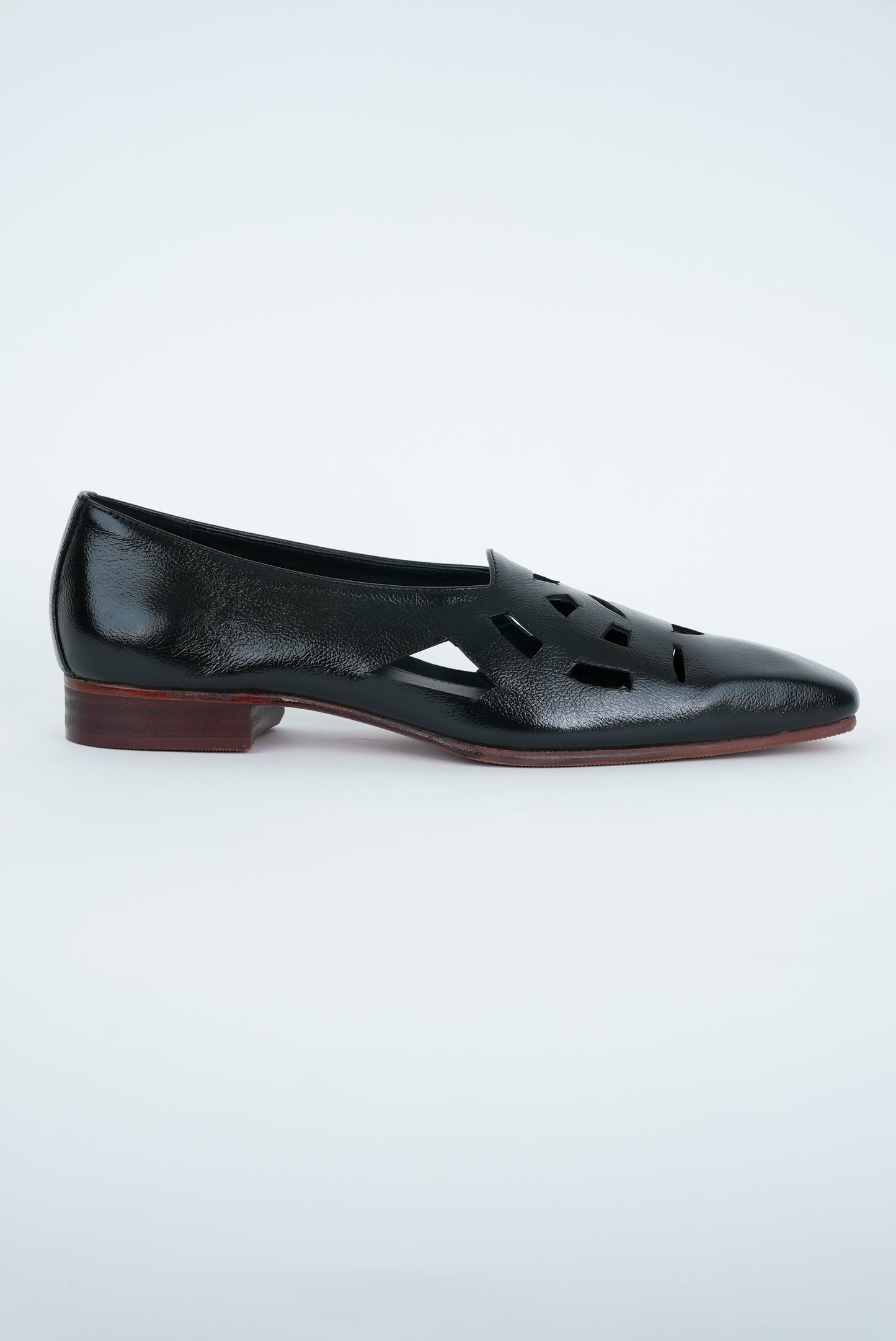 CLASSIC BLACK WITH SQUARE  POINTED TOE CUT JUTTI