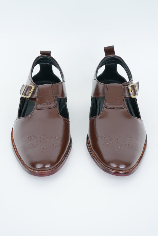 CLASSIC BROWN BUFF WITH   BUCKLE SANDAL