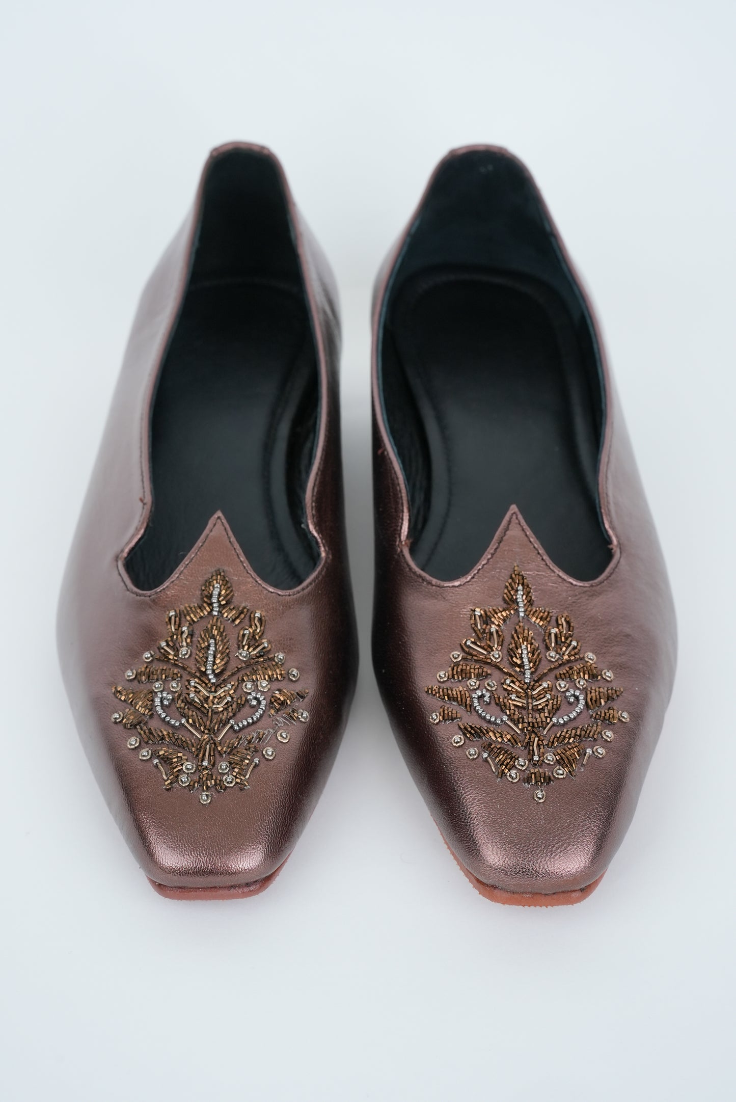 CLASSIC MAROON METALLIC SQUARE POINTED TOE JUTTI