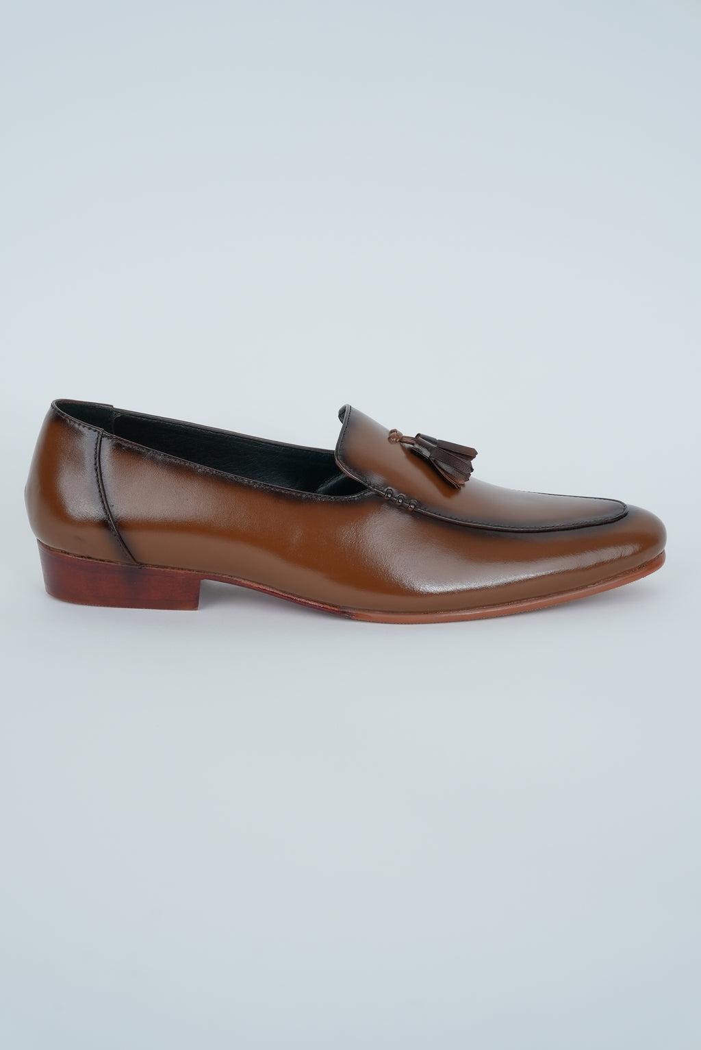 BROWN WITH TASSEL JUTTI
