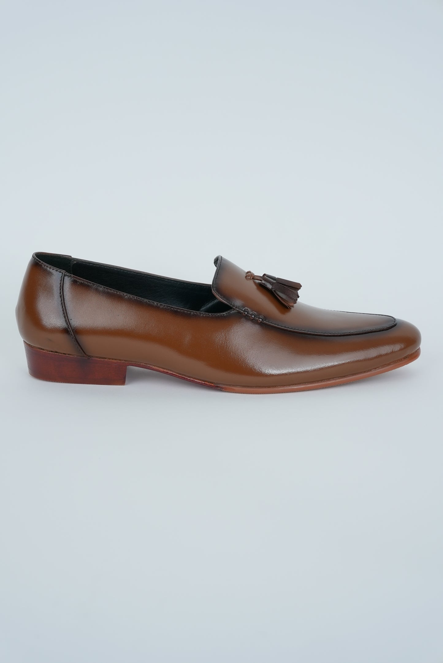 BROWN WITH TASSEL JUTTI