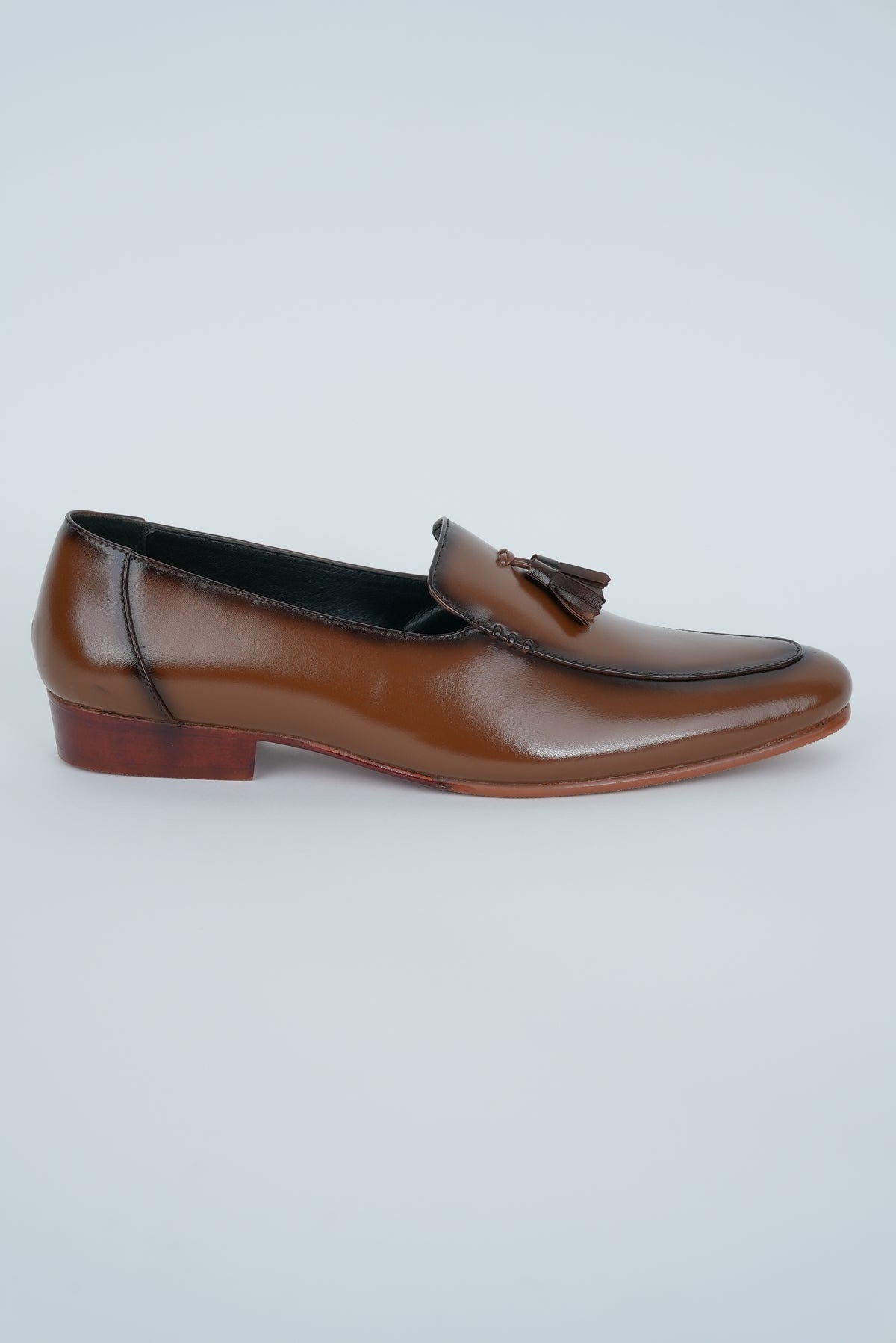 BROWN WITH TASSEL JUTTI