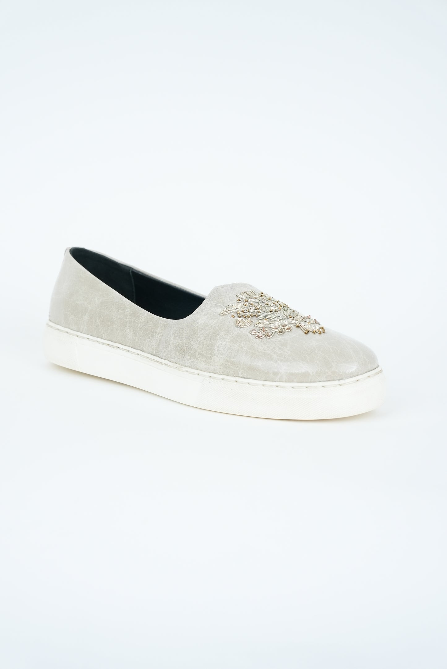 IVORY WITH HANDMADE  EMBRIODERY SNEAKER SOLE  JUTTI