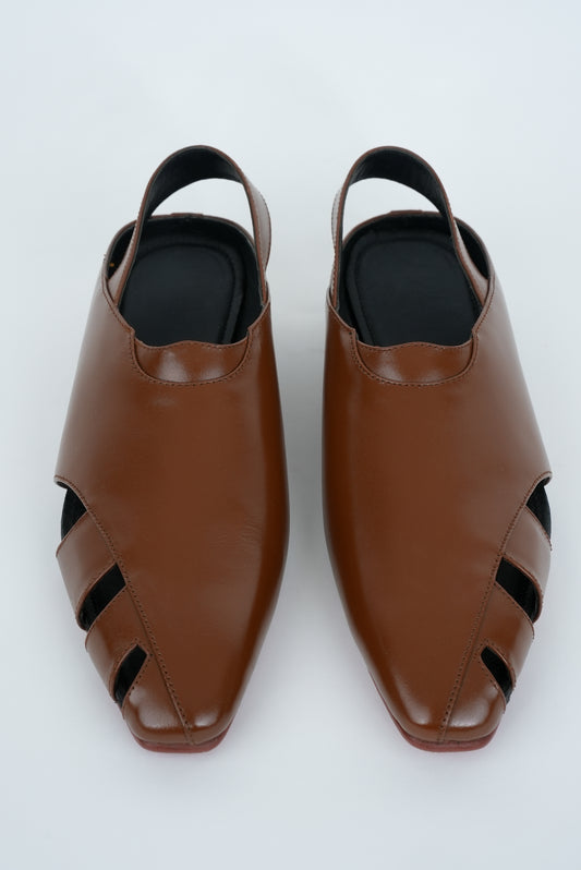 CLASSIC BROWN CUT SANDAL