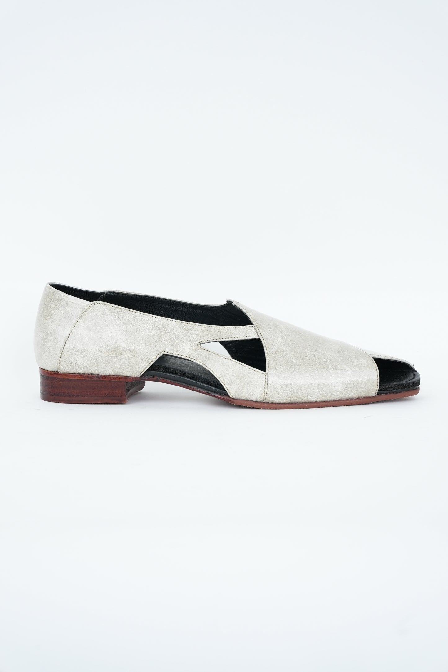 CLASSIC WHITE CUT SANDAL