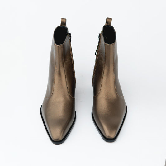 METALLIC COPPER BOOTS WITH A SQUARE POINTED TOE AND TRAPEZOID HEEL