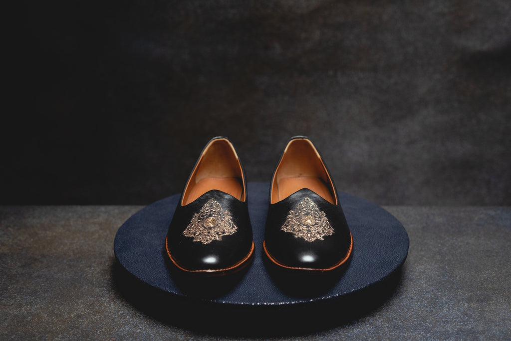 Black Embroidered Jutti
