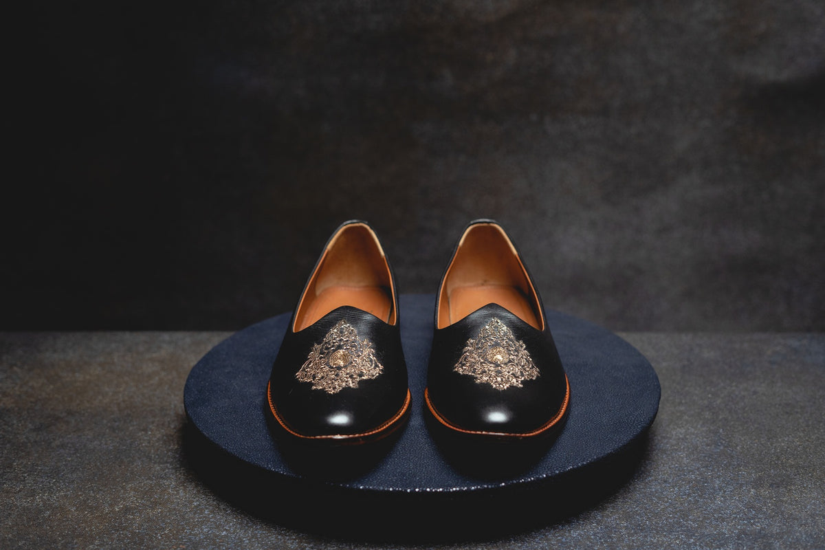 Black Embroidered Jutti