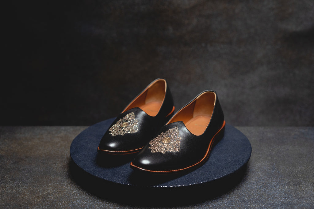 Black Embroidered Jutti