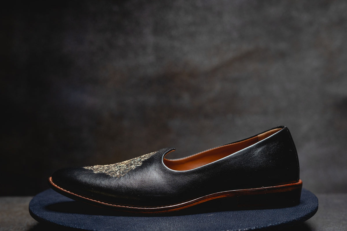 Black Embroidered Jutti