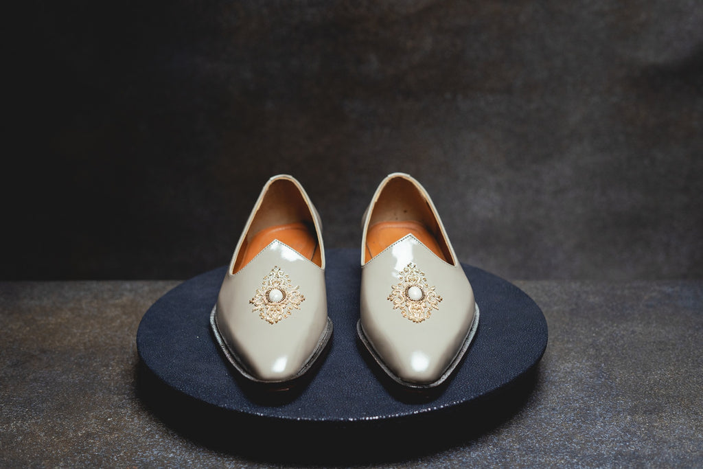 Ash Grey Patent Gem Jutti