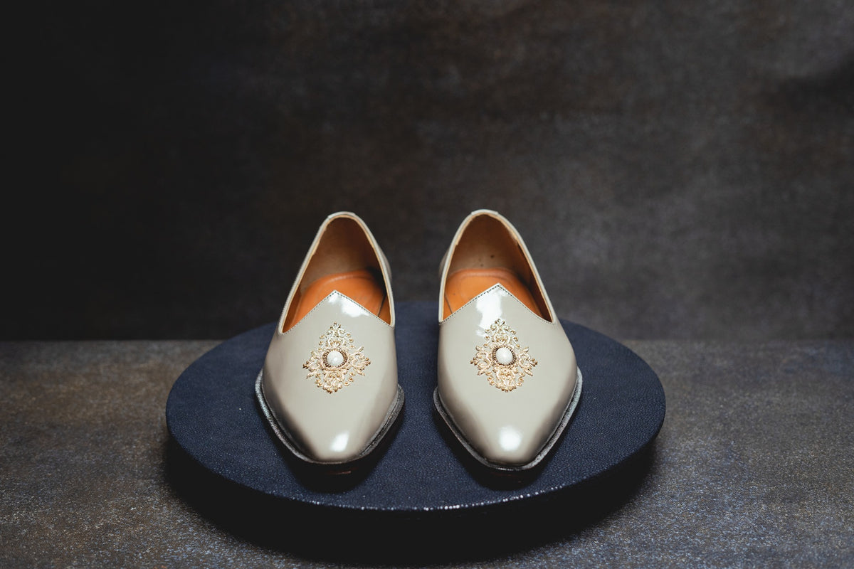 Ash Grey Patent Gem Jutti
