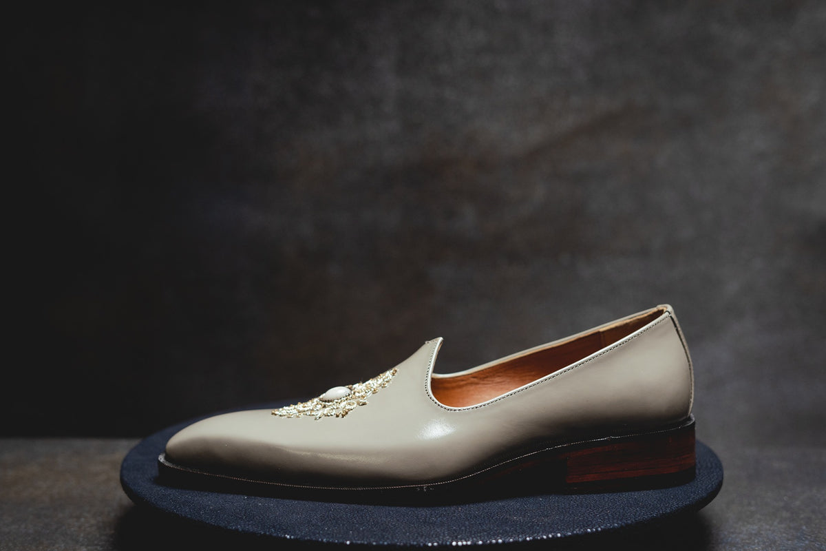 Ash Grey Patent Gem Jutti